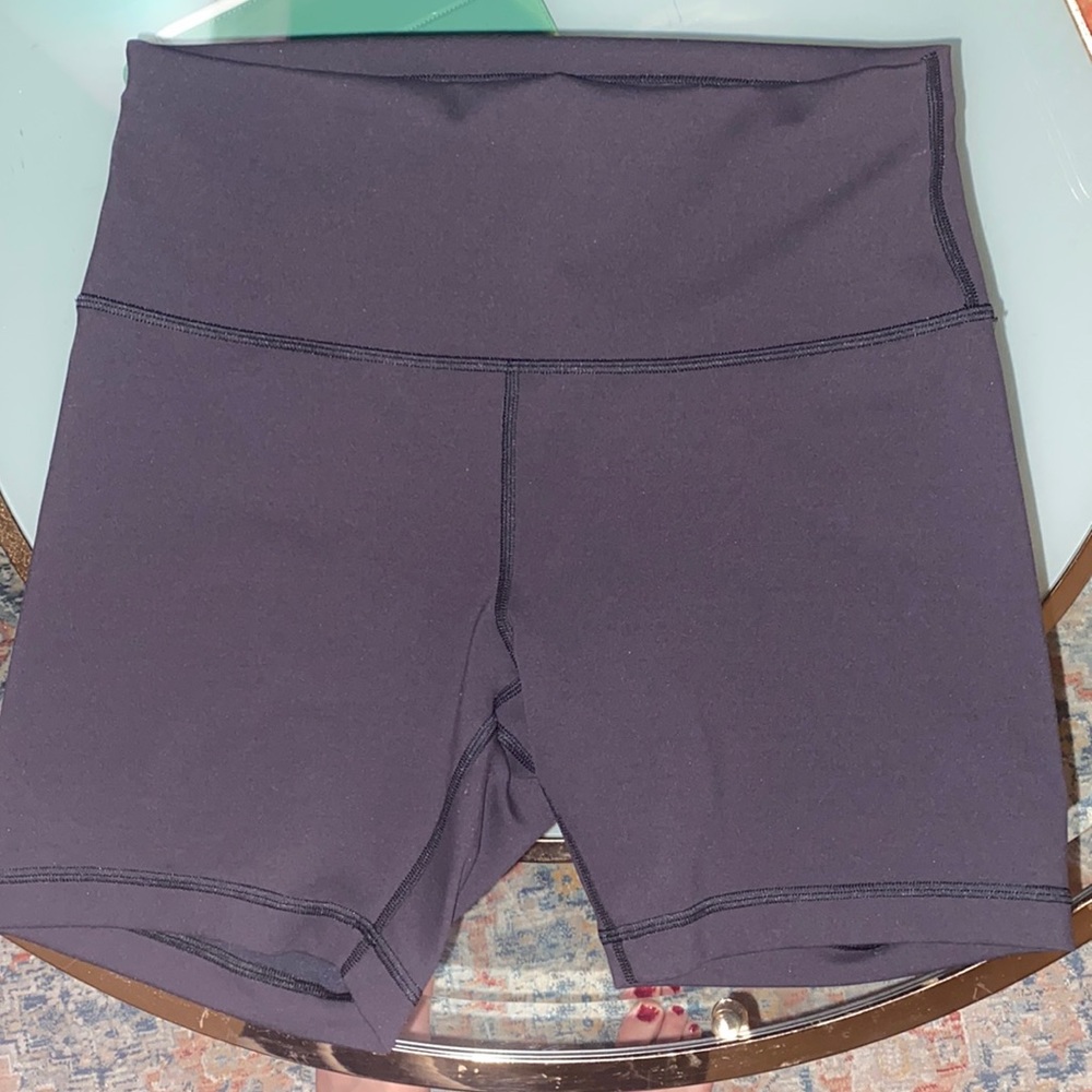 Lululemon 6inch Wunder Under Biker Shorts (size 10)